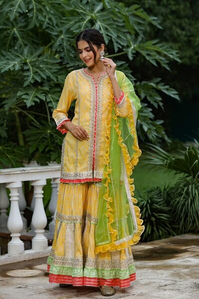 Green Kurti With Thread And Sequin Embroidery And Yellow Cotton Kota  Dupatta | Mamatha Tulluri