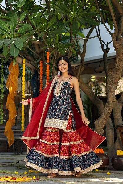 Ishin Women's Cotton Embellished A-Line Short Kurti Sharara Dupatta Set