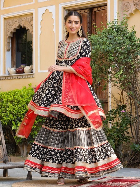 Beautiful Kurti with sharara set. | Haldi outfits, Mehendi outfits, Indian  fashion dresses